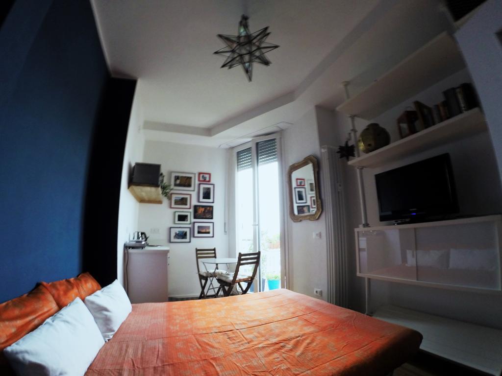 Up To Seven Bed & Breakfast Милано Екстериор снимка